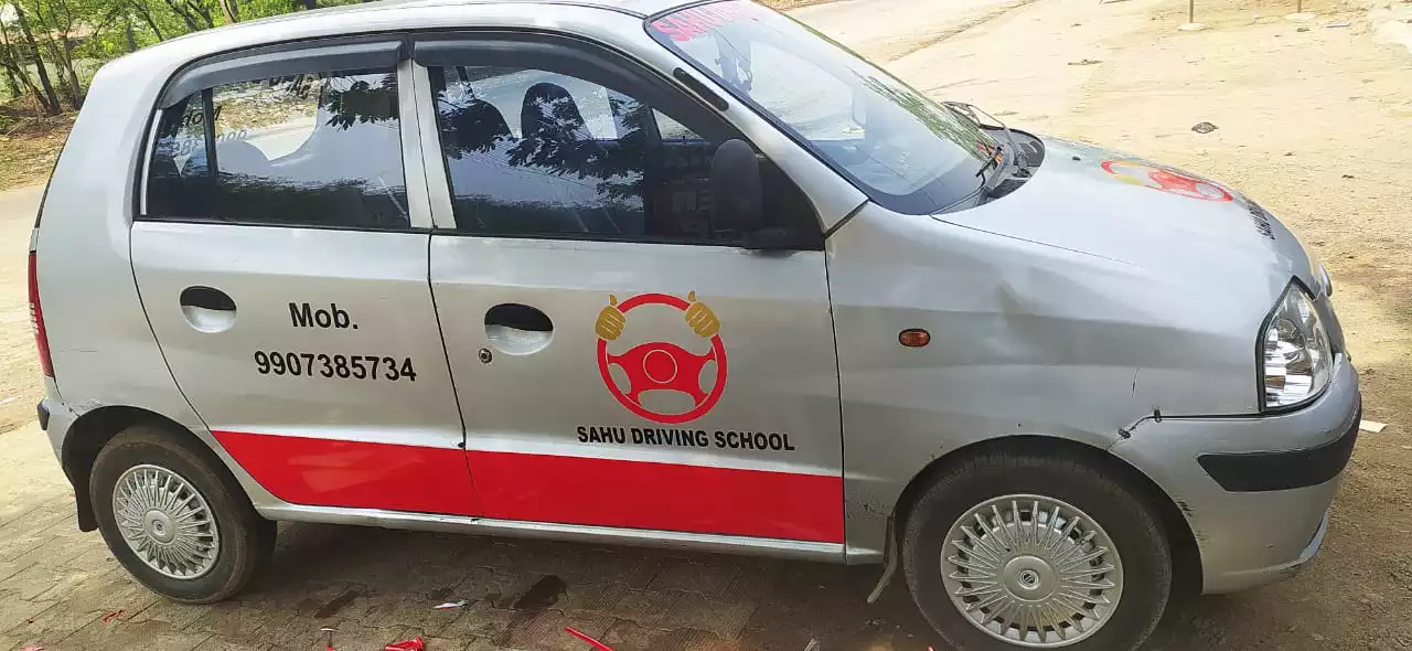 Best Driving School in Bhilai Durg with the Facilities Male and Female Driving Instructors