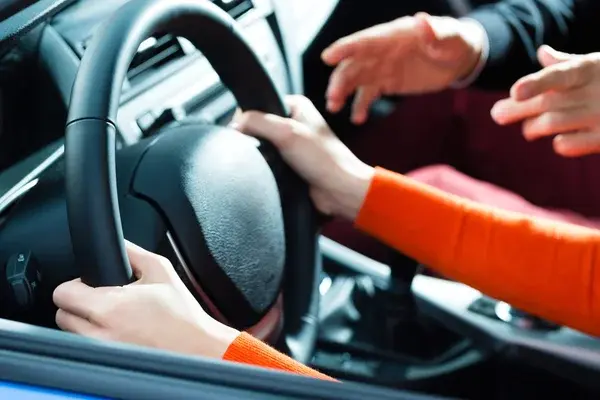 Best Driving School in Bhilai Durg with the Facilities Male and Female Driving Instructors